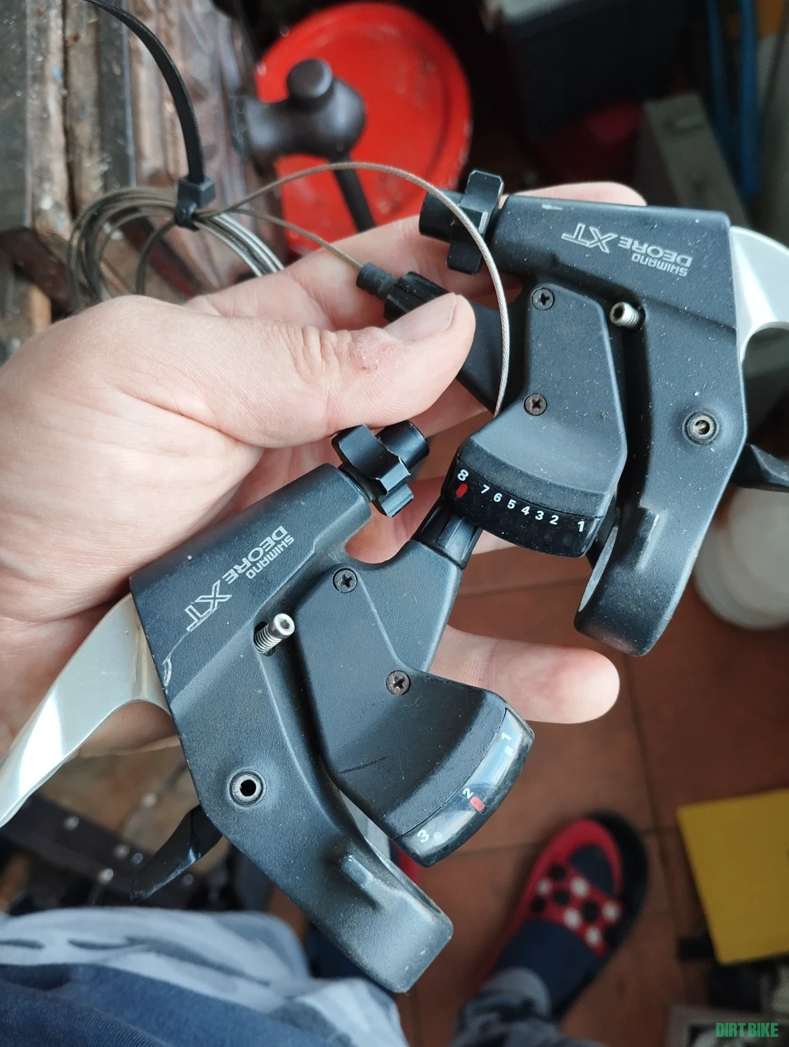 5. Manete frâna schimbator combo Deore Xt 3x8