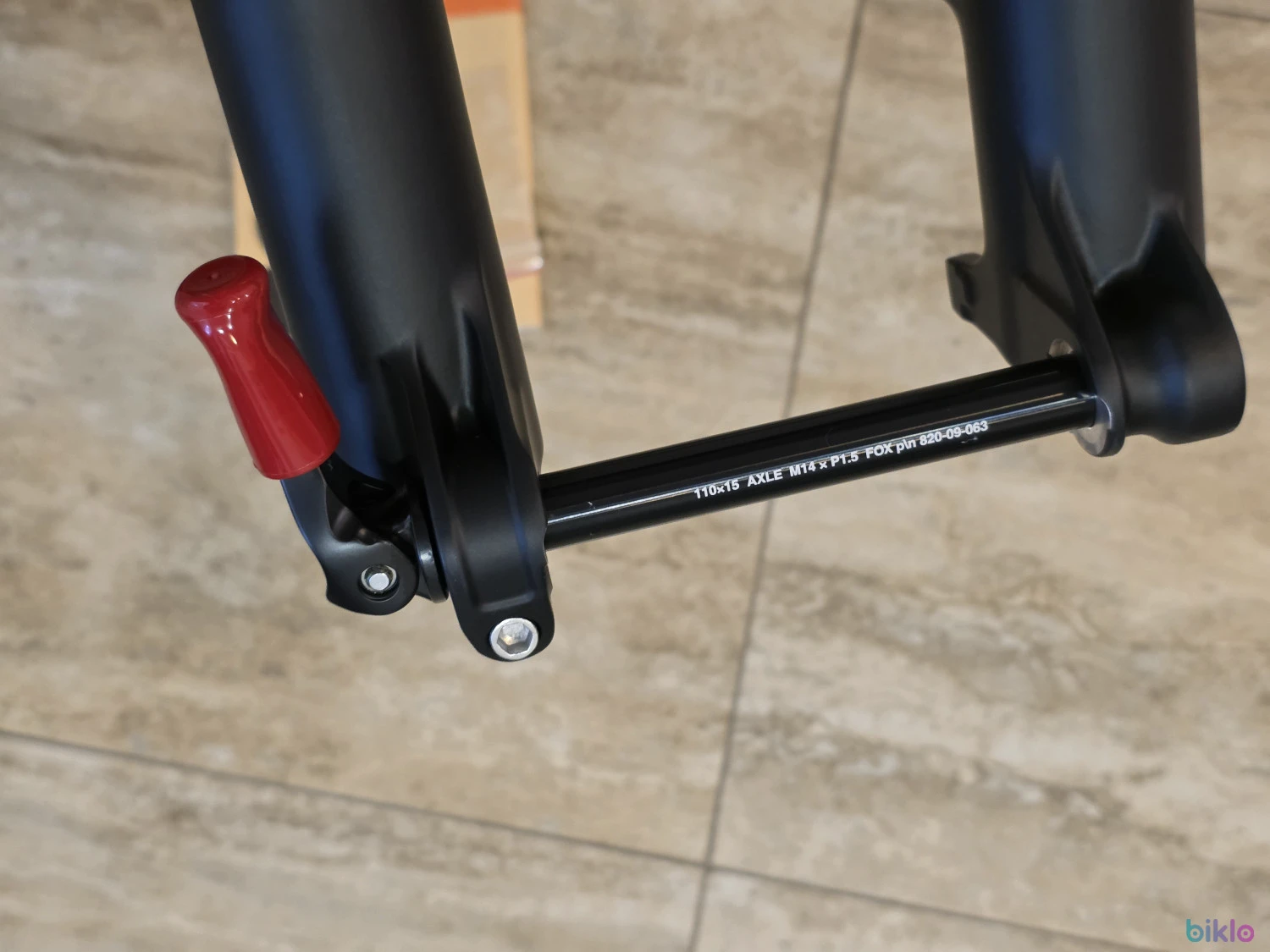 6. Furca Fox 38 Performance Grip E-Optimized Float 29-27.5+ 180mm