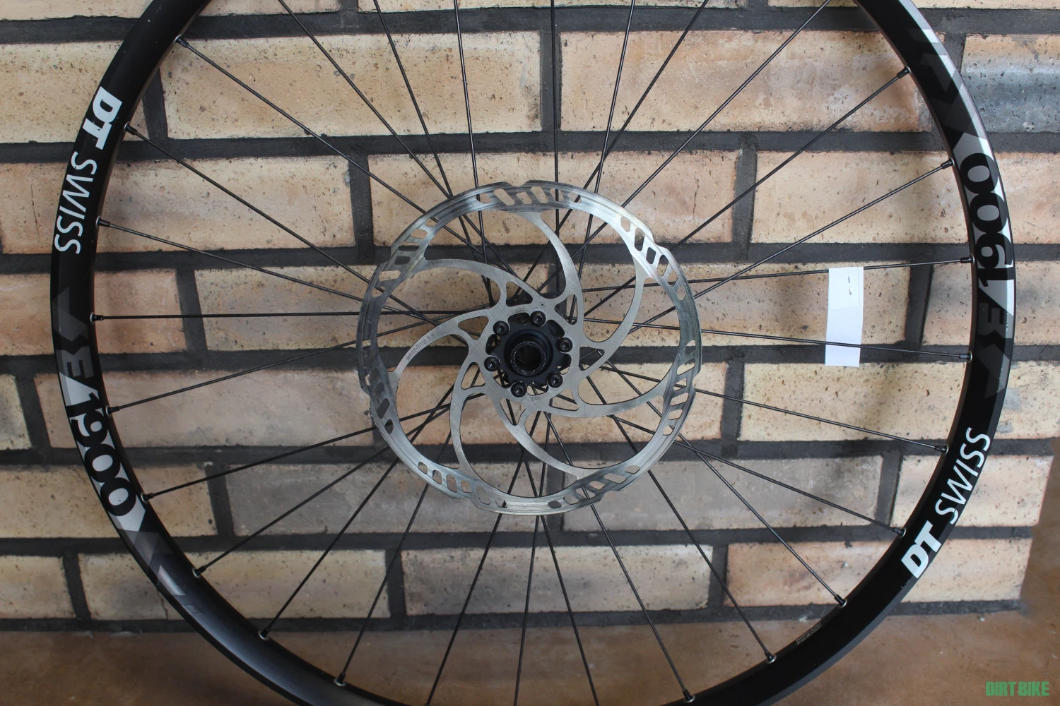 6. Roata DT Swiss Sram 27,5 fata cod:0113