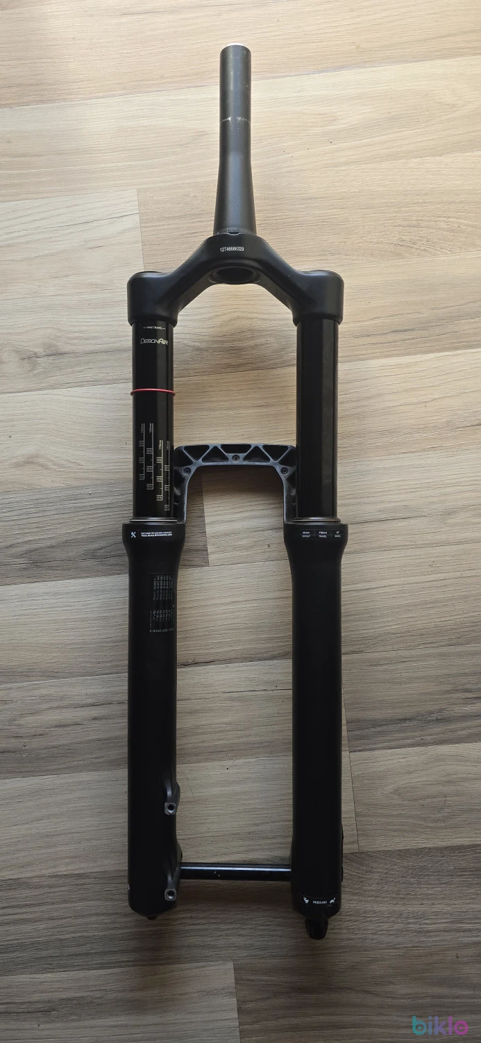2. Furca RockShox Domain R 170mm