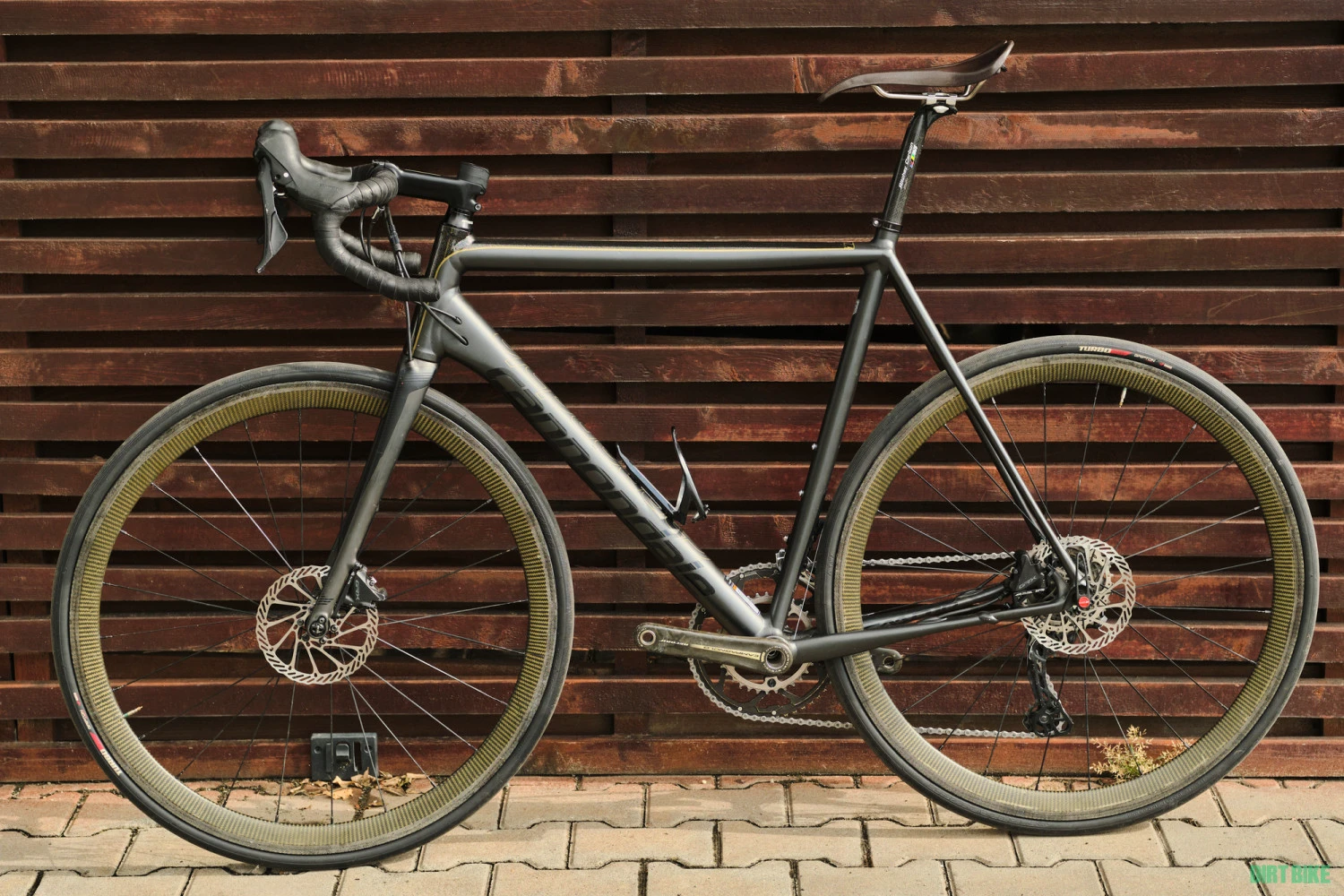 9. Bicicletă șosea Cannondale CAAD10 Disc, carbon/aluminiu, 58 cm