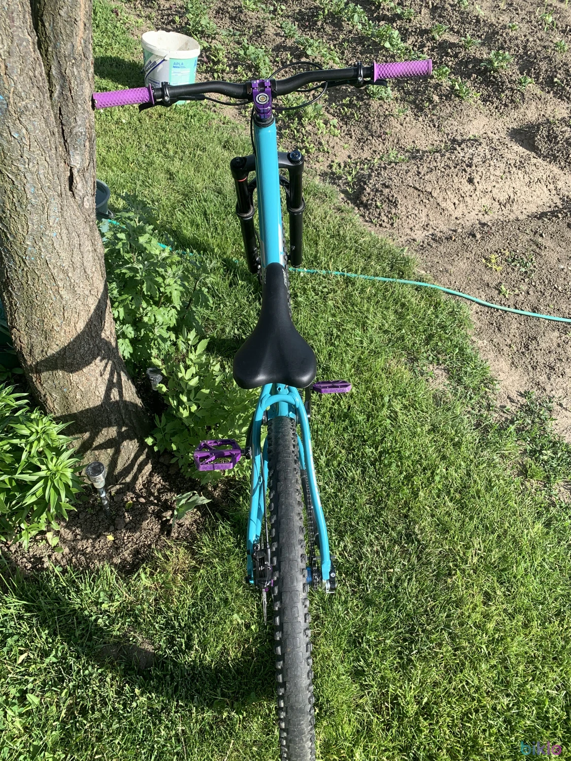 2. Vând Giant Custom