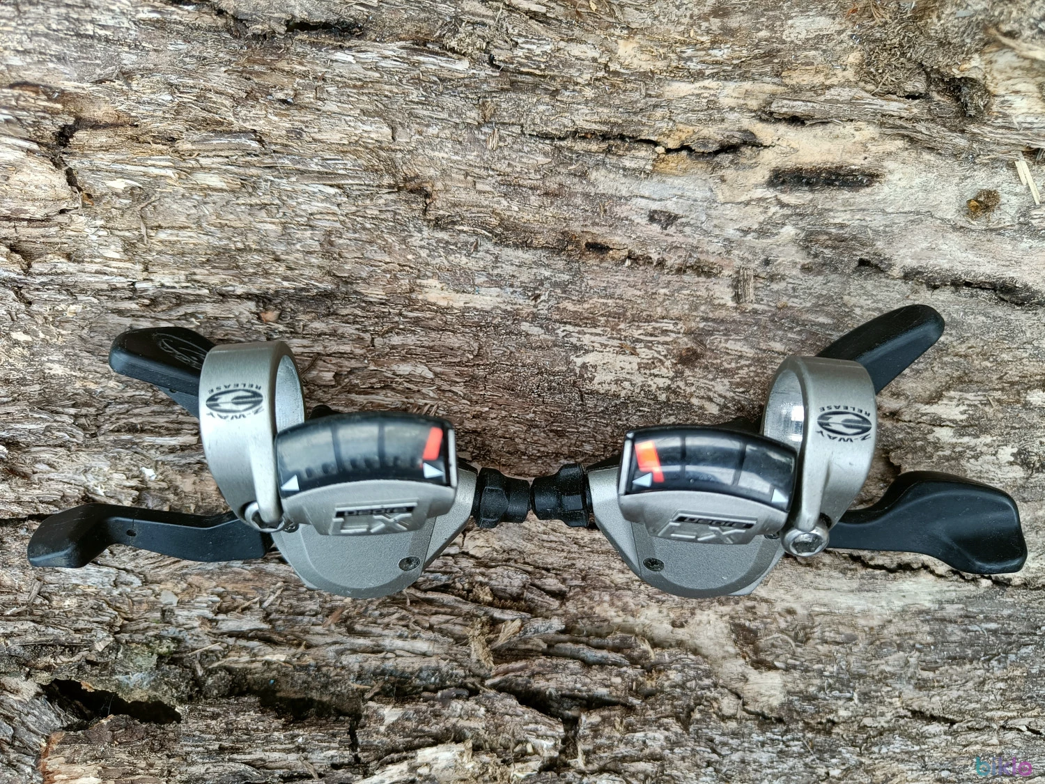 3. Set manete schimbator/shifter-e Shimano Deore Lx 3x9v.
