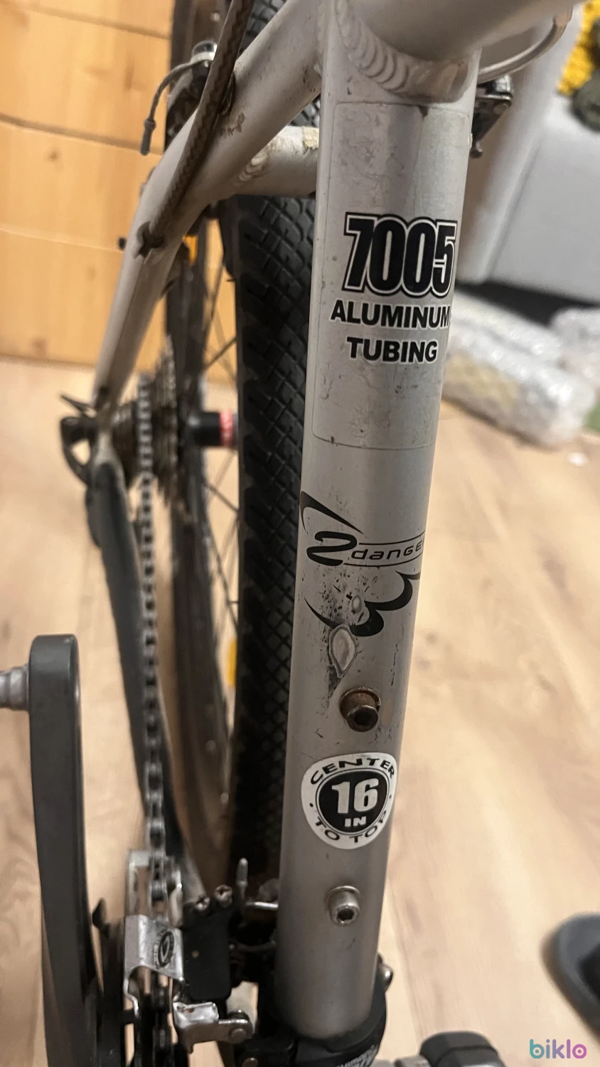 6. Bicicleta MTB 2danger Raver XC marime S, furca pe aer Manitou Skareb