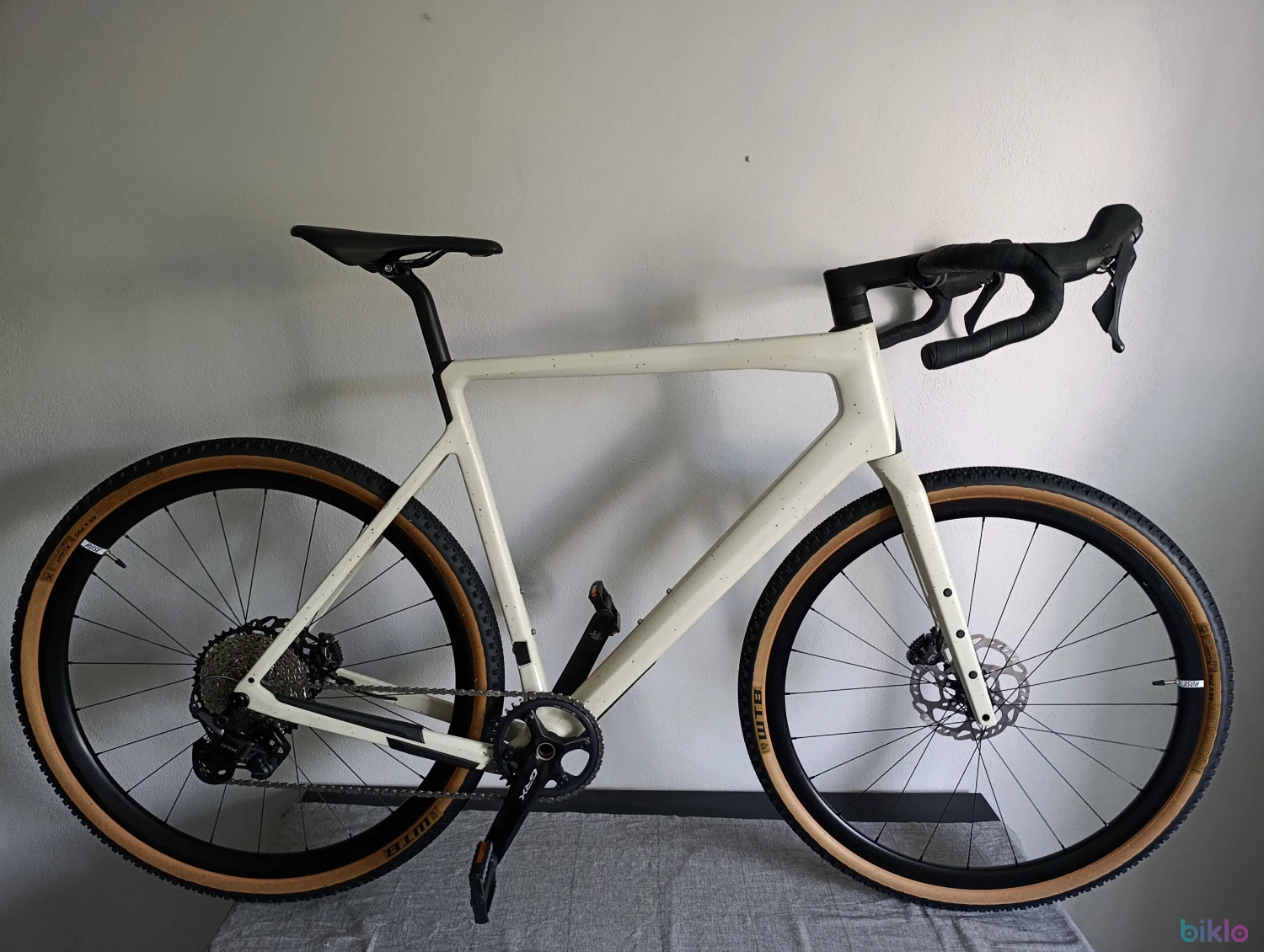 6. Rose Backroad GRX RX820 Carbon Gravel