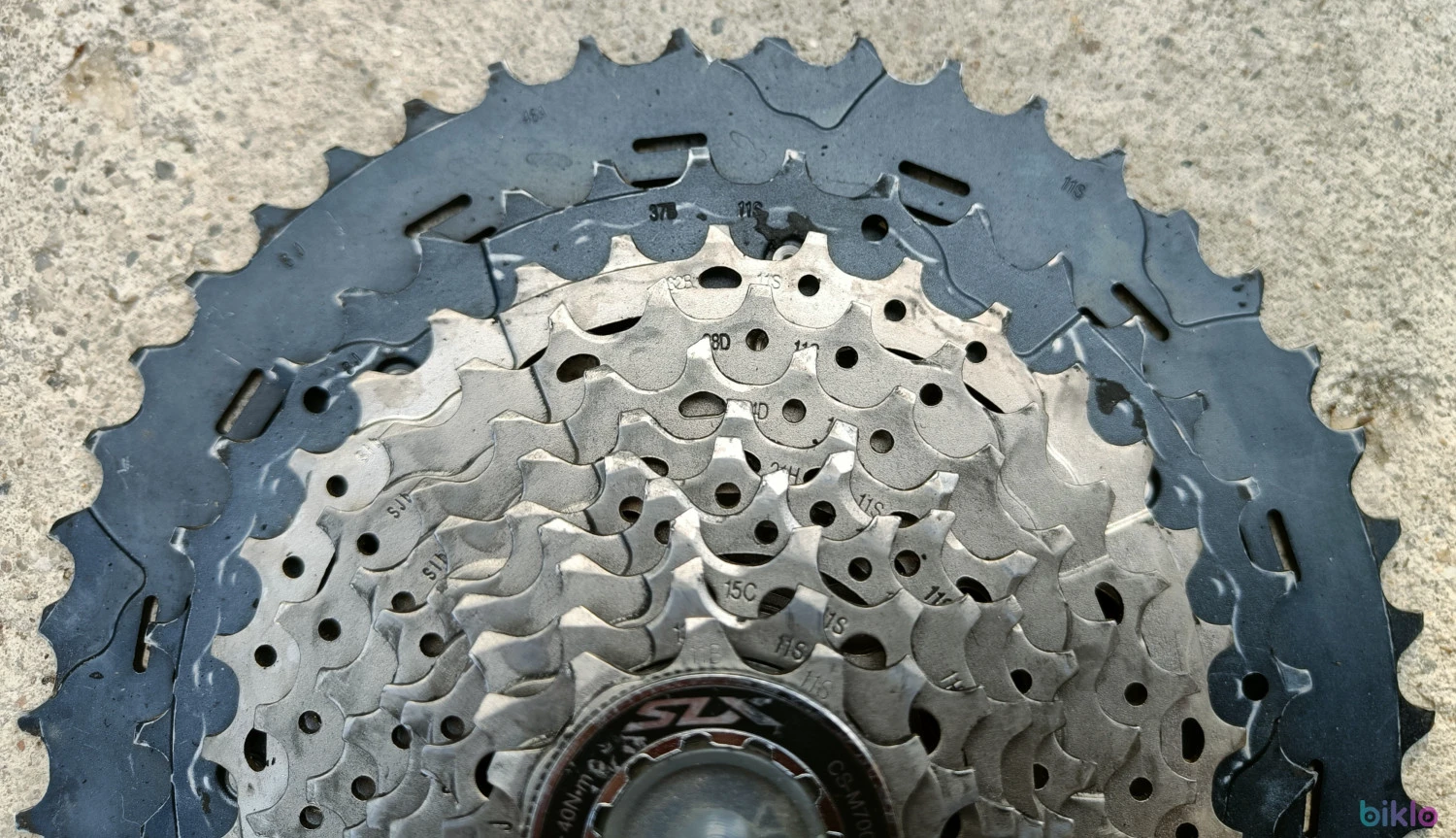 2. Set caseta pinioane + lant Shimano Slx M7000 11-46d. 11v