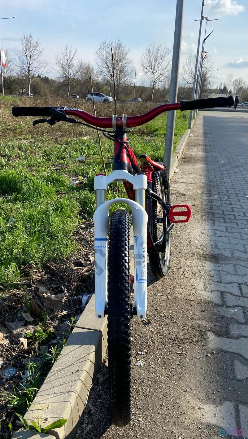 7. Vand dirtjumper Dartmoor Two6player Pump custom 26''