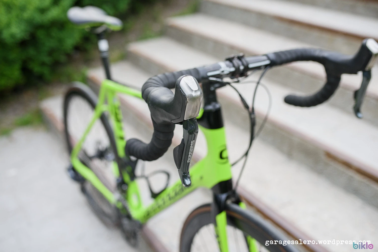 10. Cannondale Synapse carbon disc Ultegra Di2 roti aero Giant