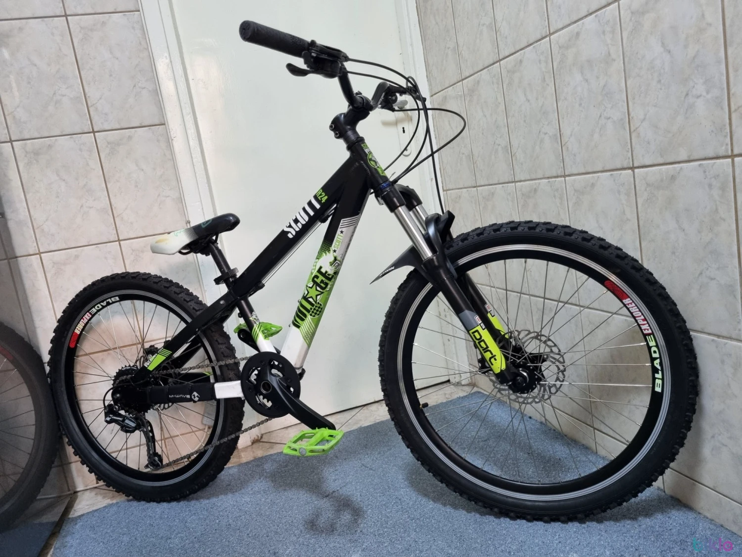1. SCOTT Voltaje JR24 Disc 1x9v Hollowtech etc. NEW