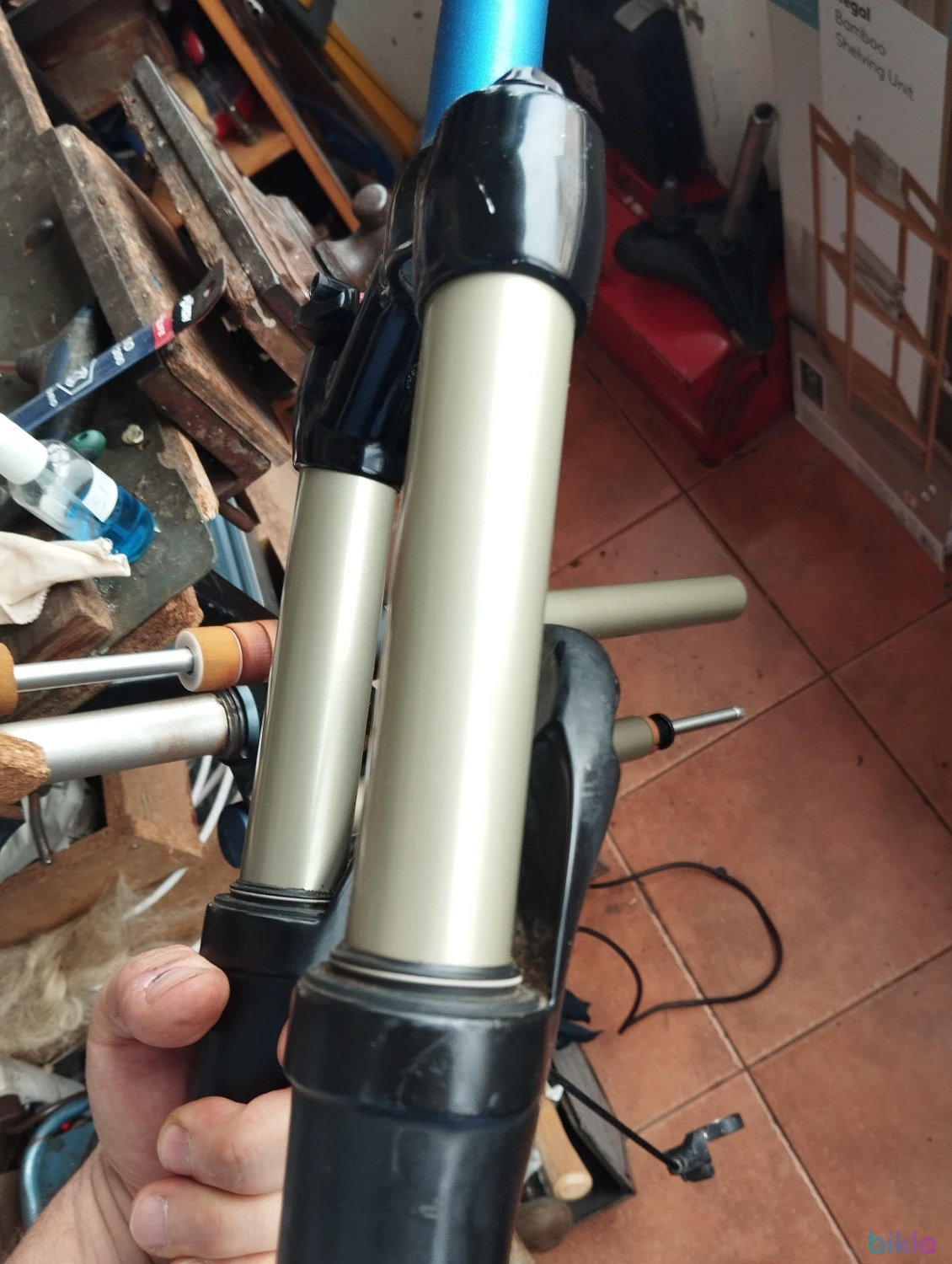 6. Furca aer 26er Manitou Seven