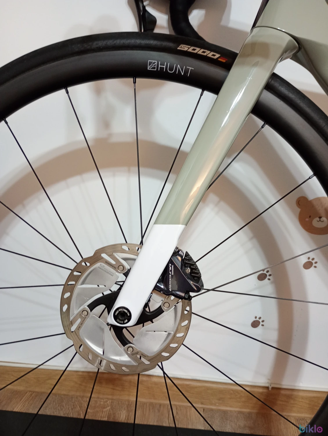 5. Rose Xlite 04 (7,3 kg, roti carbon 1.360 g, Ultegra, marime 50/XS)