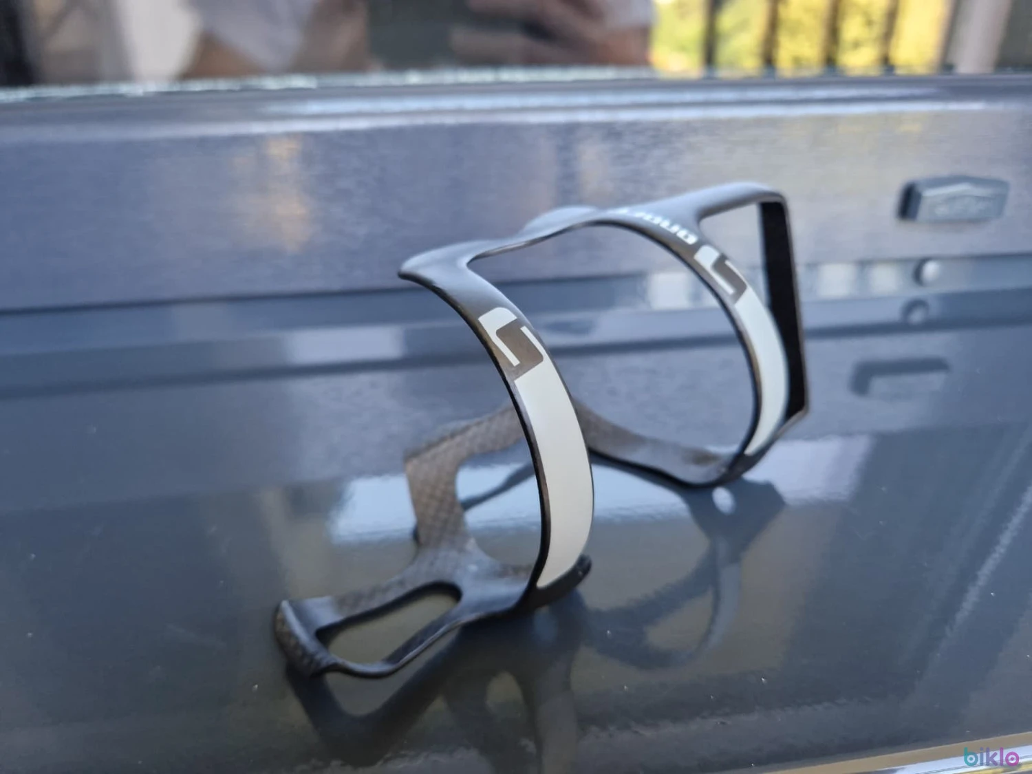 6. Suport bidon din carbon Mondraker OnOff