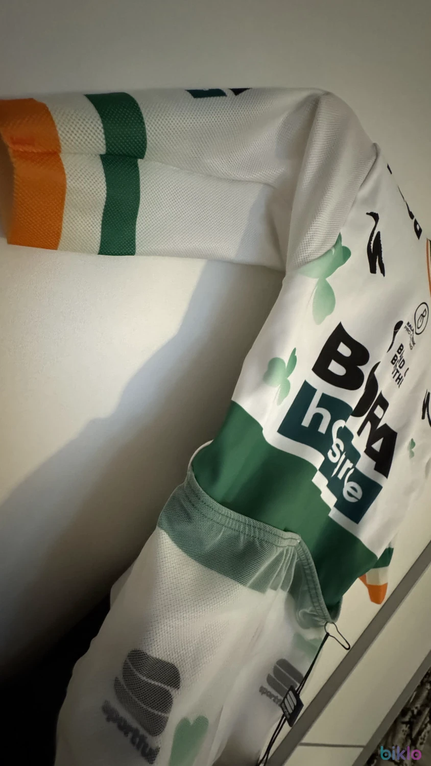 6. Compleu echipament ciclism Sportful Bora Hansgrohe Aero suit