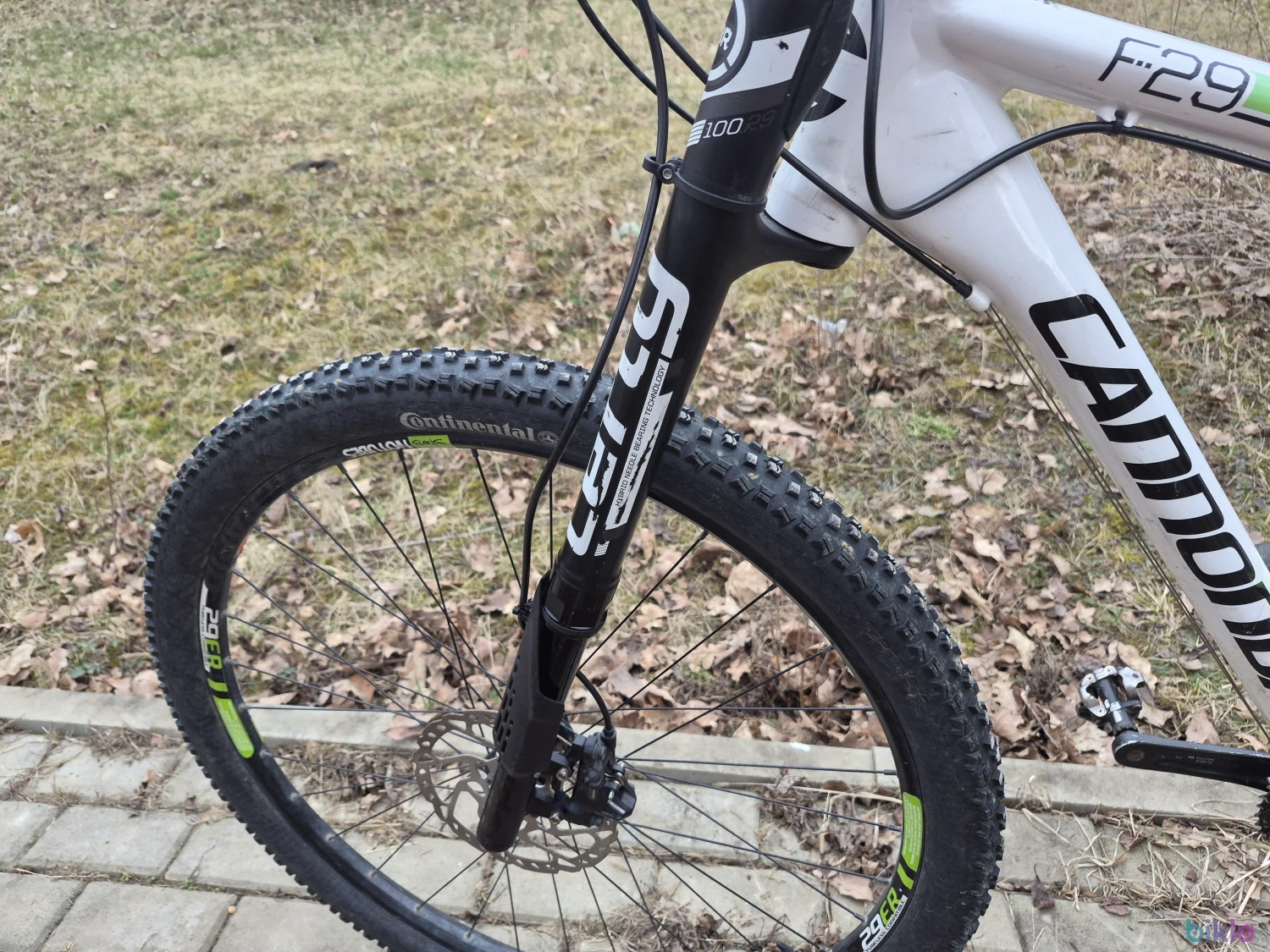7. Vând Cannondale Lefty