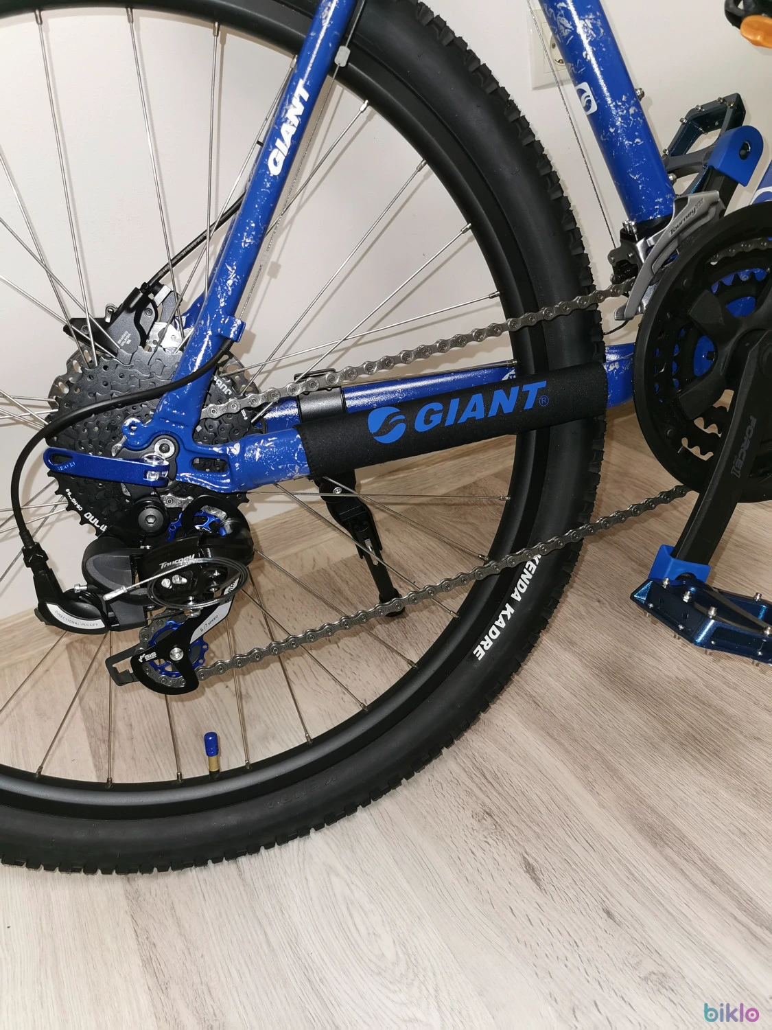 4. Mountain bike cu suspensie