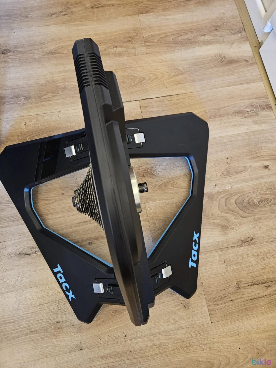1. Smart Trainer Tacx Neo 2T Smart + Motion Plates (Factură SportGuru + Acte)