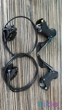 1. Shimano Dura-Ace Di2 ST-R9170/BR-R9170 11 Speed Double Brakeset