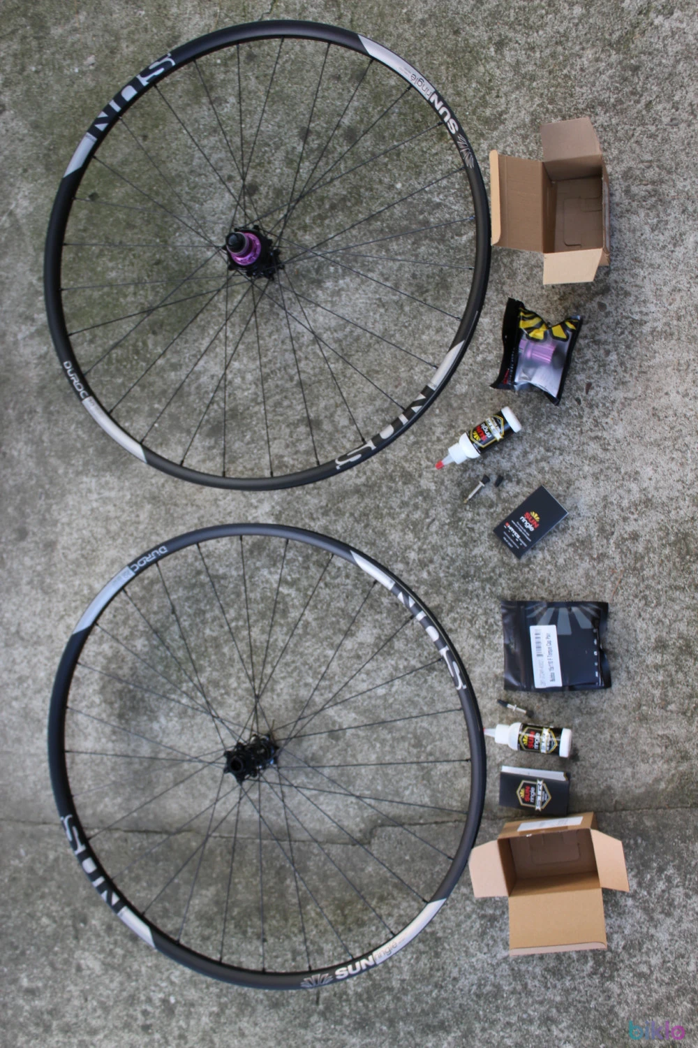 1. Sun Ringlé Duroc 30 set roti 29'' Boost 15x110mm/12x148 mm - XD + HG Microspline