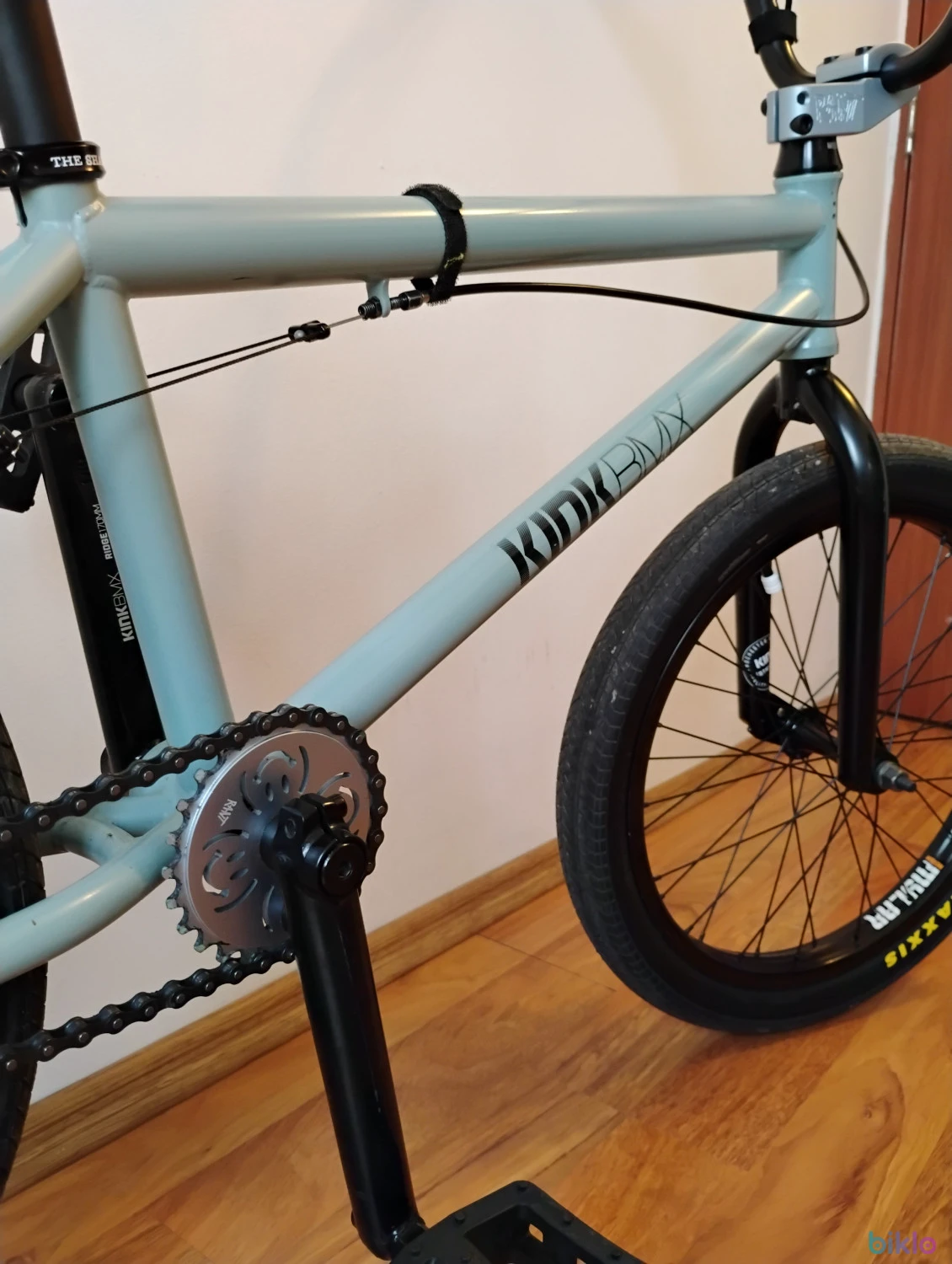 3. BMX custom Kink Whip XL