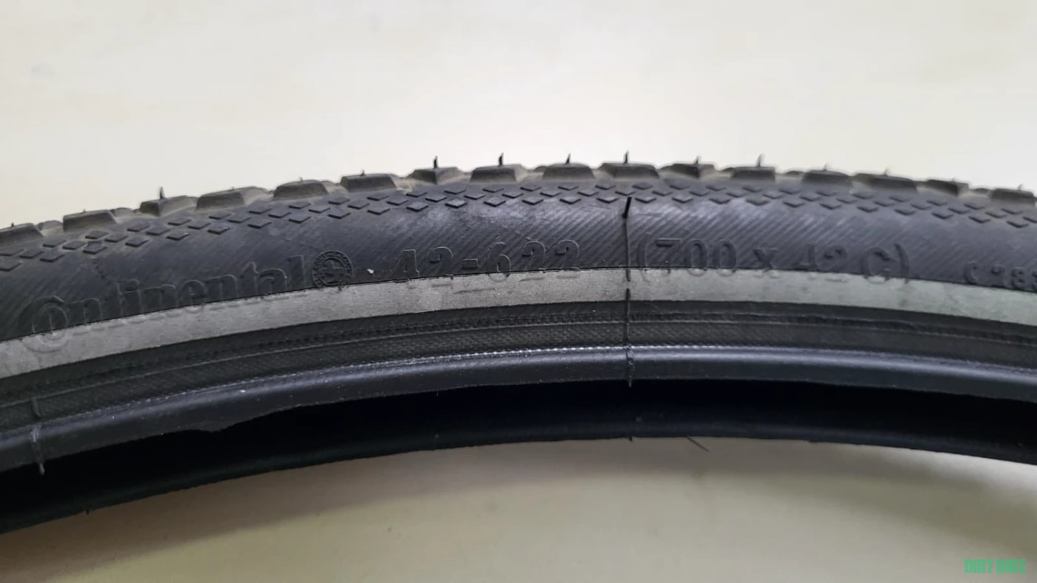 7. Anvelope Continental SpeedRIDE 42-622 (700x42C)