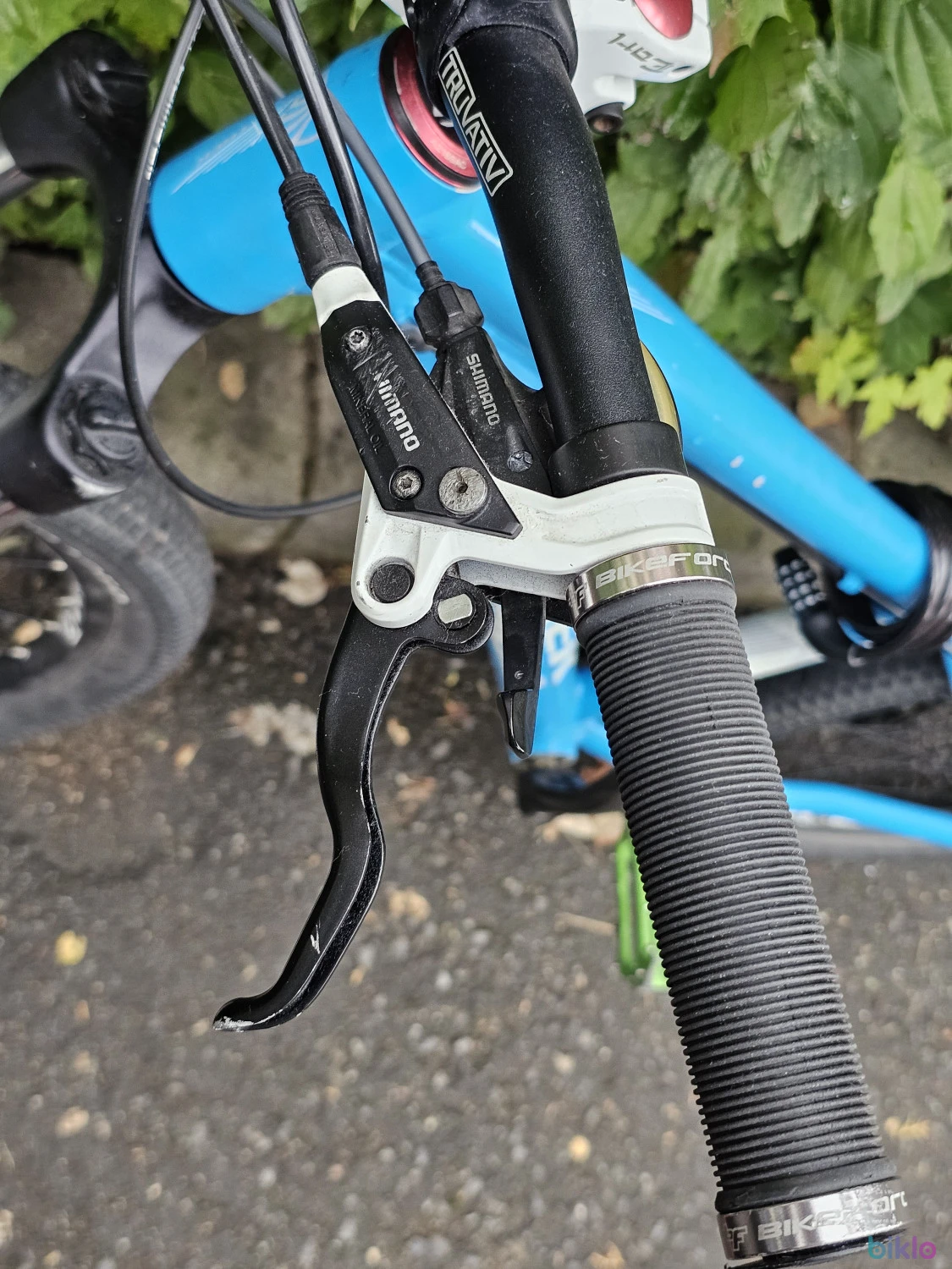 3. Bicicletă MTB Trek Wahoo 20, roți 26”, frâne disc, Shimano Deore/Alivio