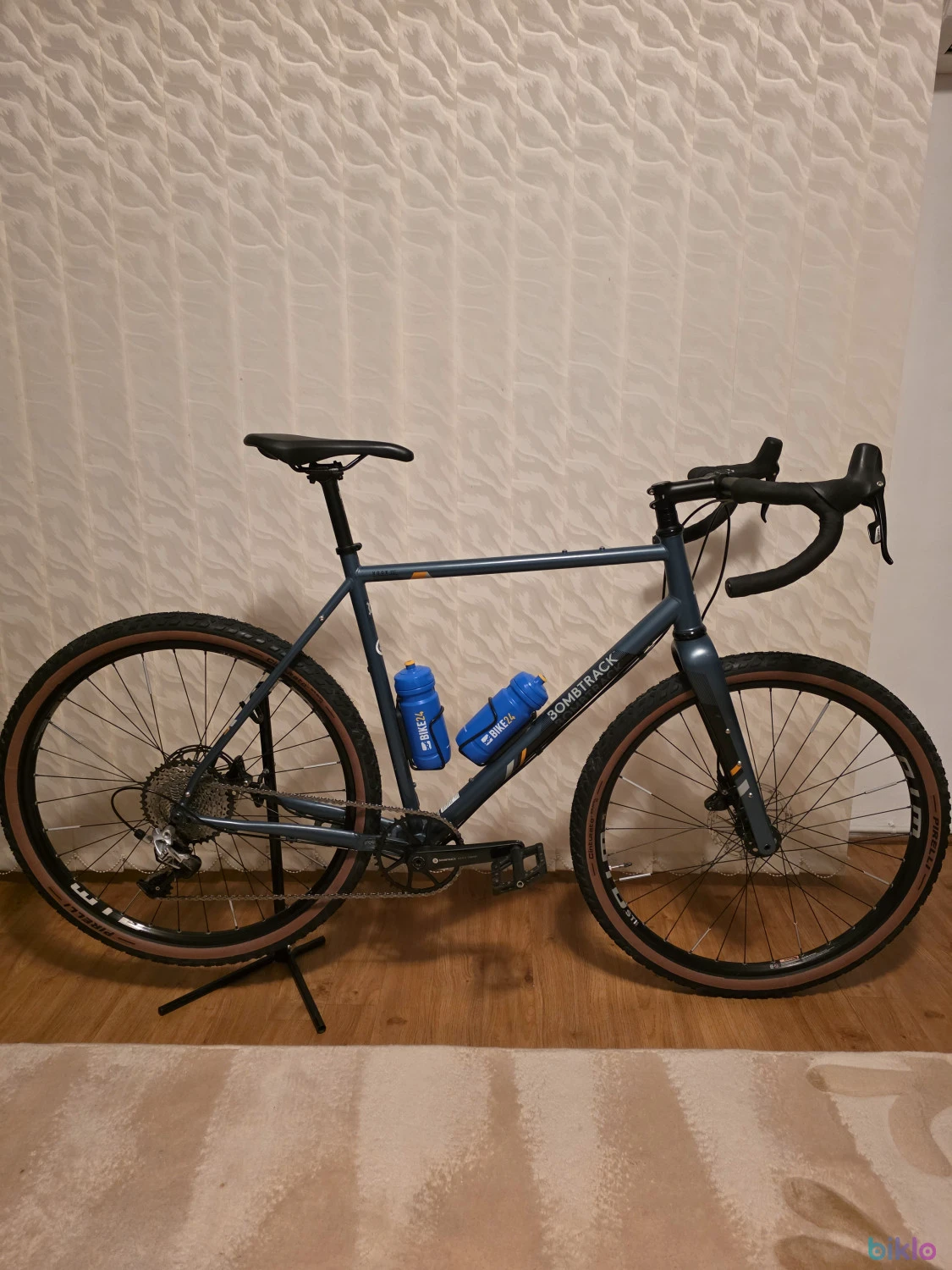 1. Bombtrack Hook Ext 27.5
