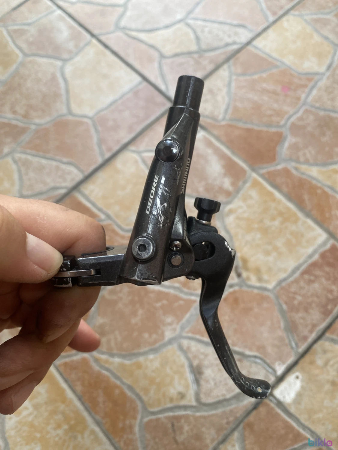 1. Vând frâna spate 4 pistoane mt520 cu maneta xt + disc 203mm
