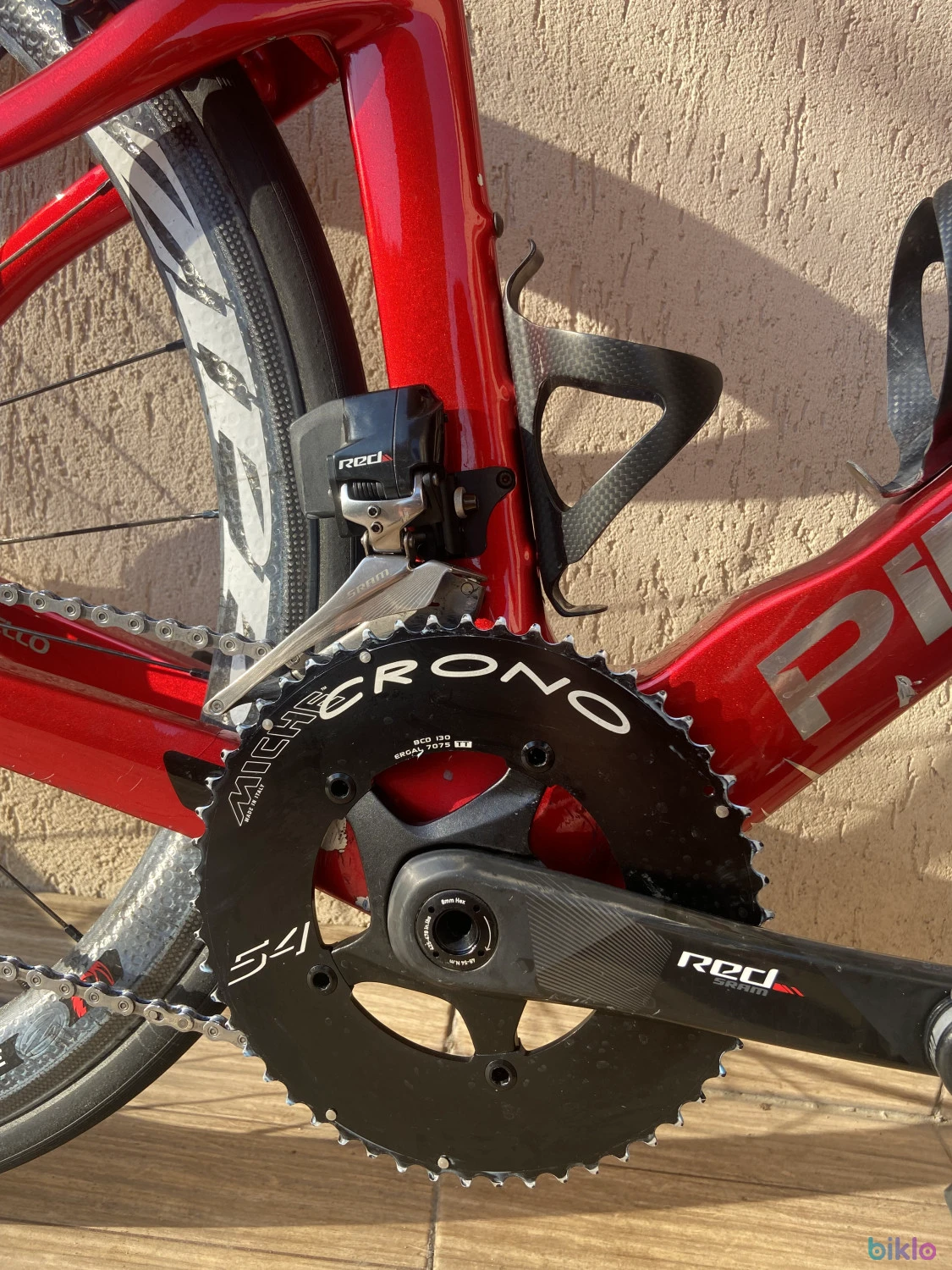3. Pinarello dogma f sram red etap zipp