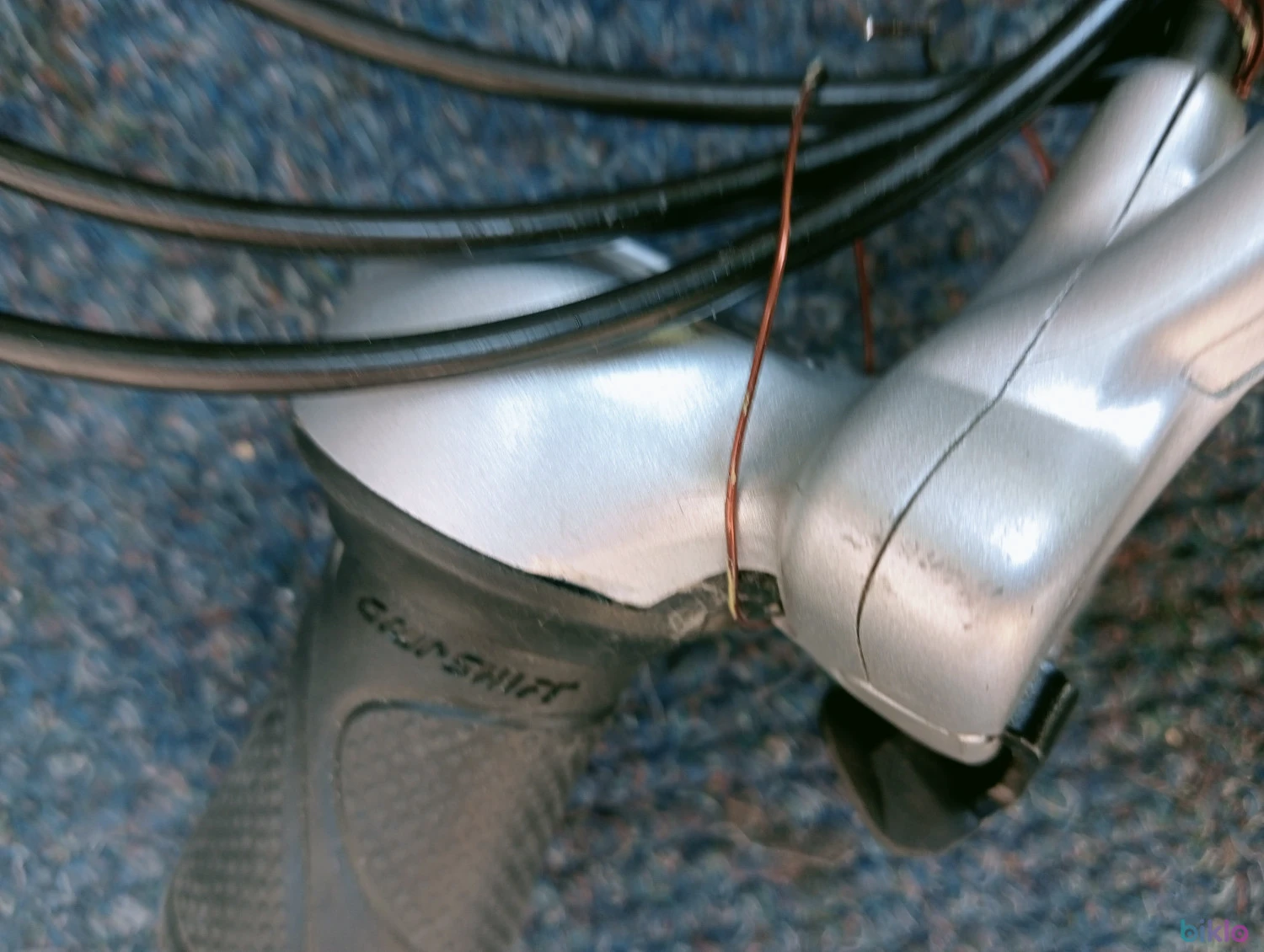 4. Maneta schimbator SRAM Dual Drive 8 pinioane si 3 V in butuc si Shimano Nexus 7