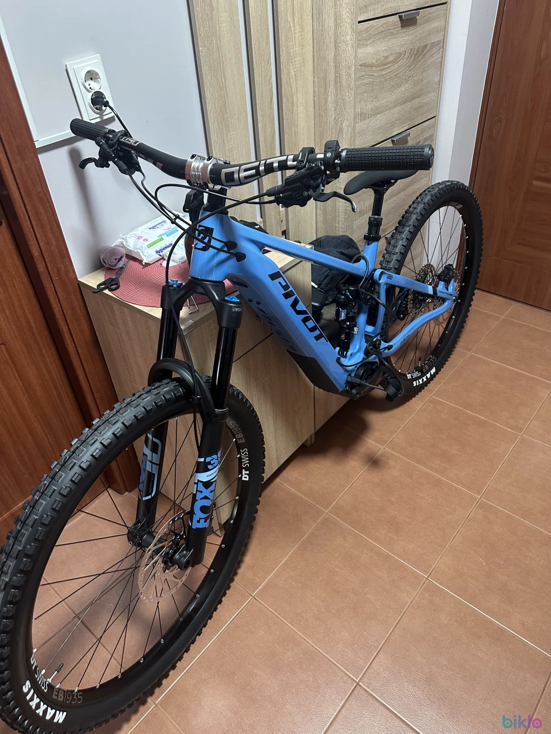 1. Pivot Shuttle AM Ride SLX/XT Blue
