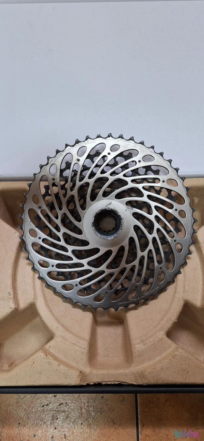 1. Pinioane Sram 12 viteze XG 1295 10-50t