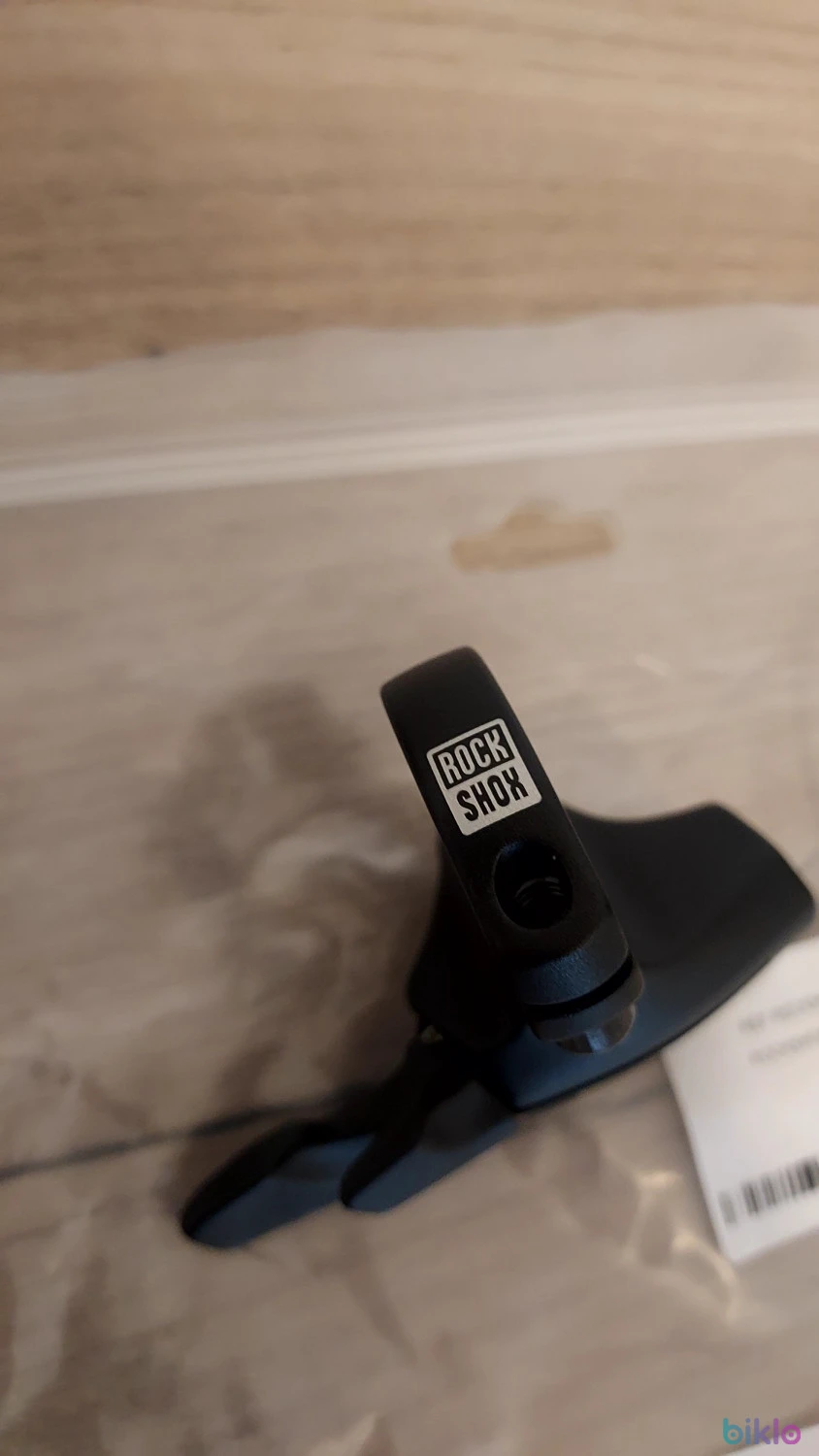 4. ROCKSHOX Remote OneLoc Lever left down | right up
