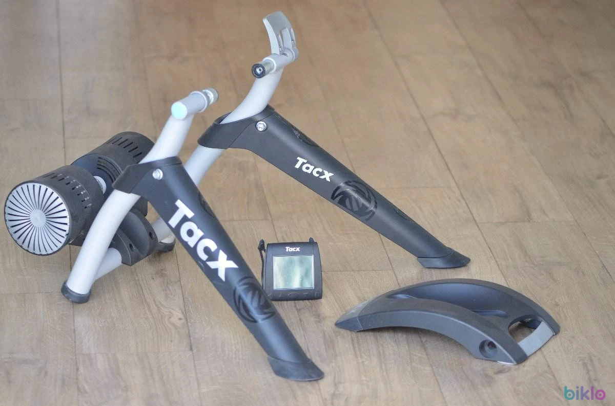 1. Vând Tacx Bushido model T1982
