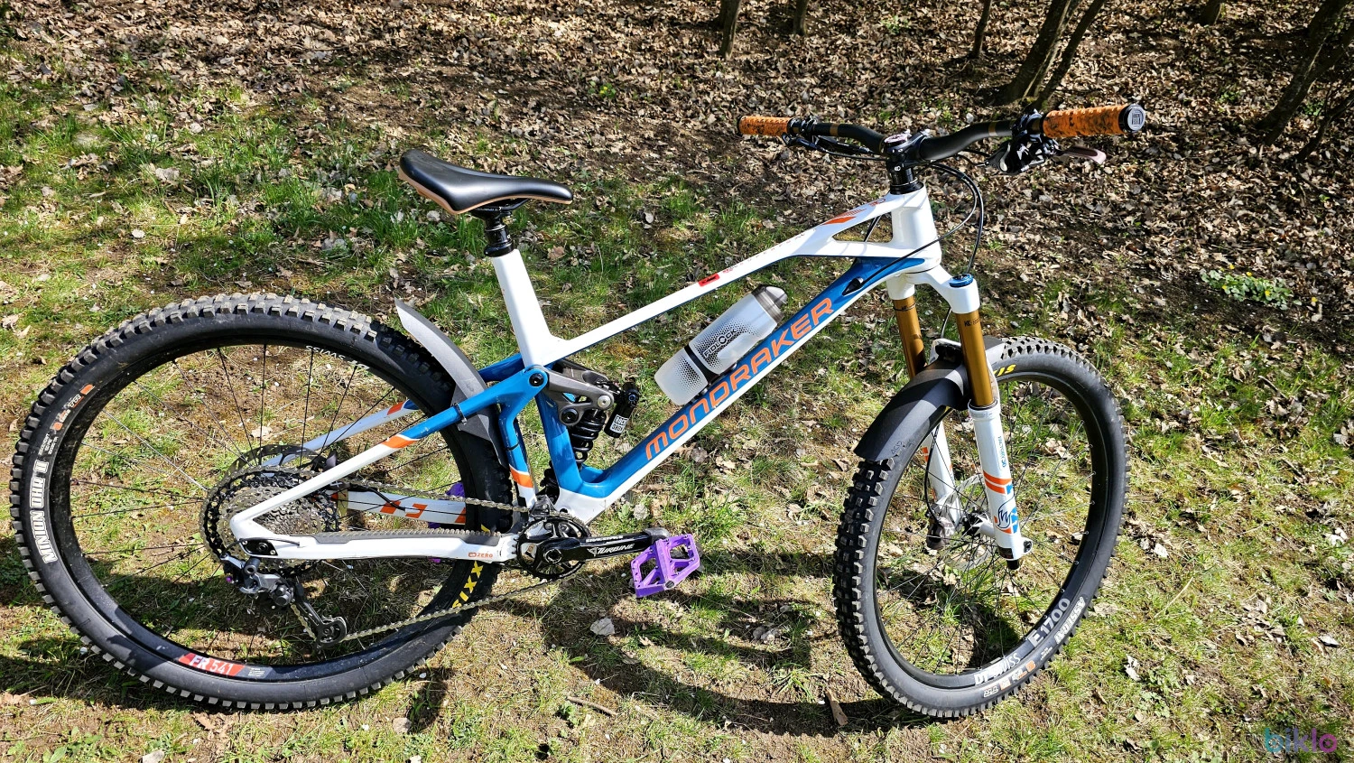 1. Mondraker Superfoxy Carbon R29