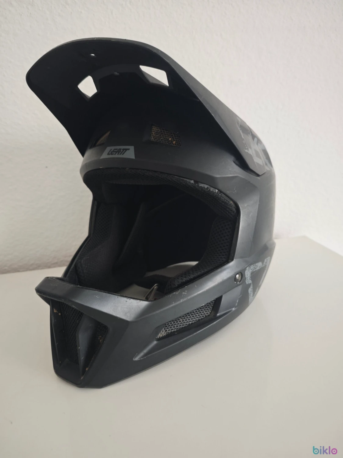 1. Casca full face Leatt Gravity 1.0 , mărime L