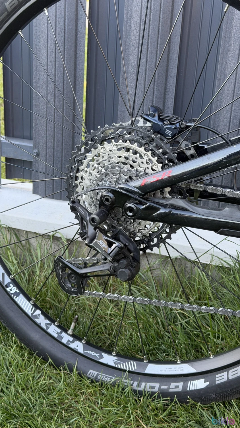 8. Specialized Levo Turbo Comp L 2021 full box
