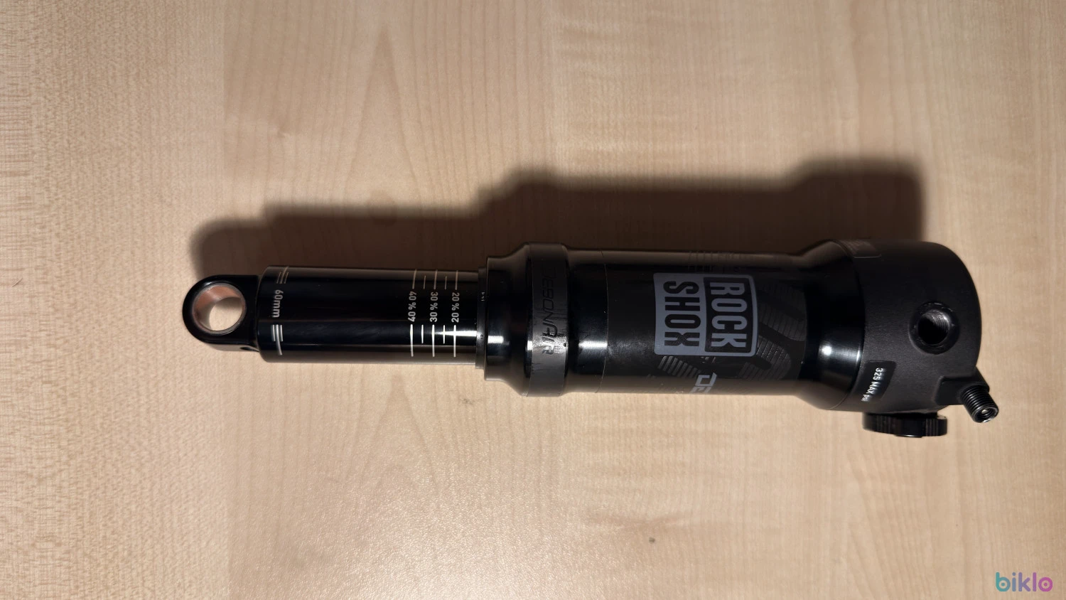 1. Amortizor RockShox Deluxe Select R Trunnion