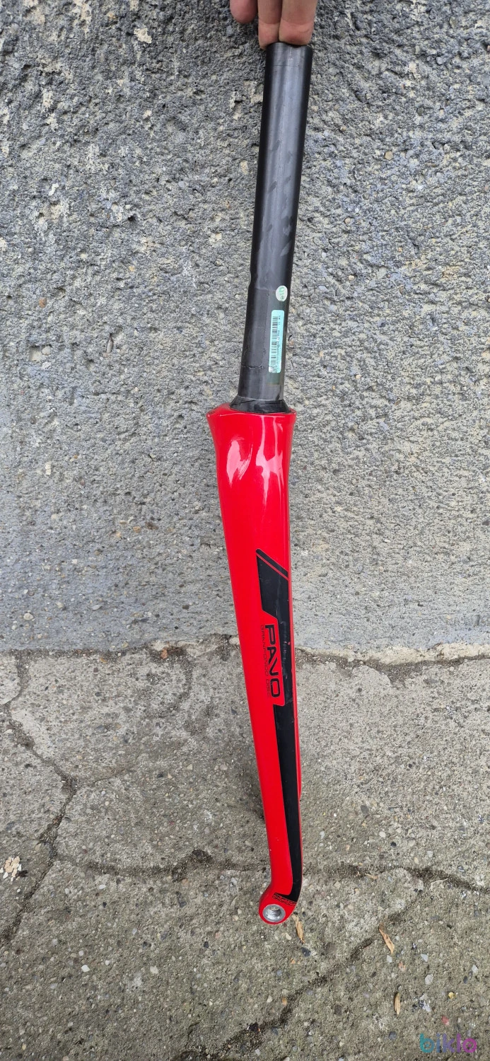 1. Furcă Carbon PAVO GRAND FONDO DISC