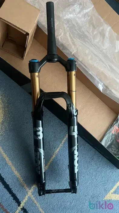 1. Fox 34 kashima Grip 2
