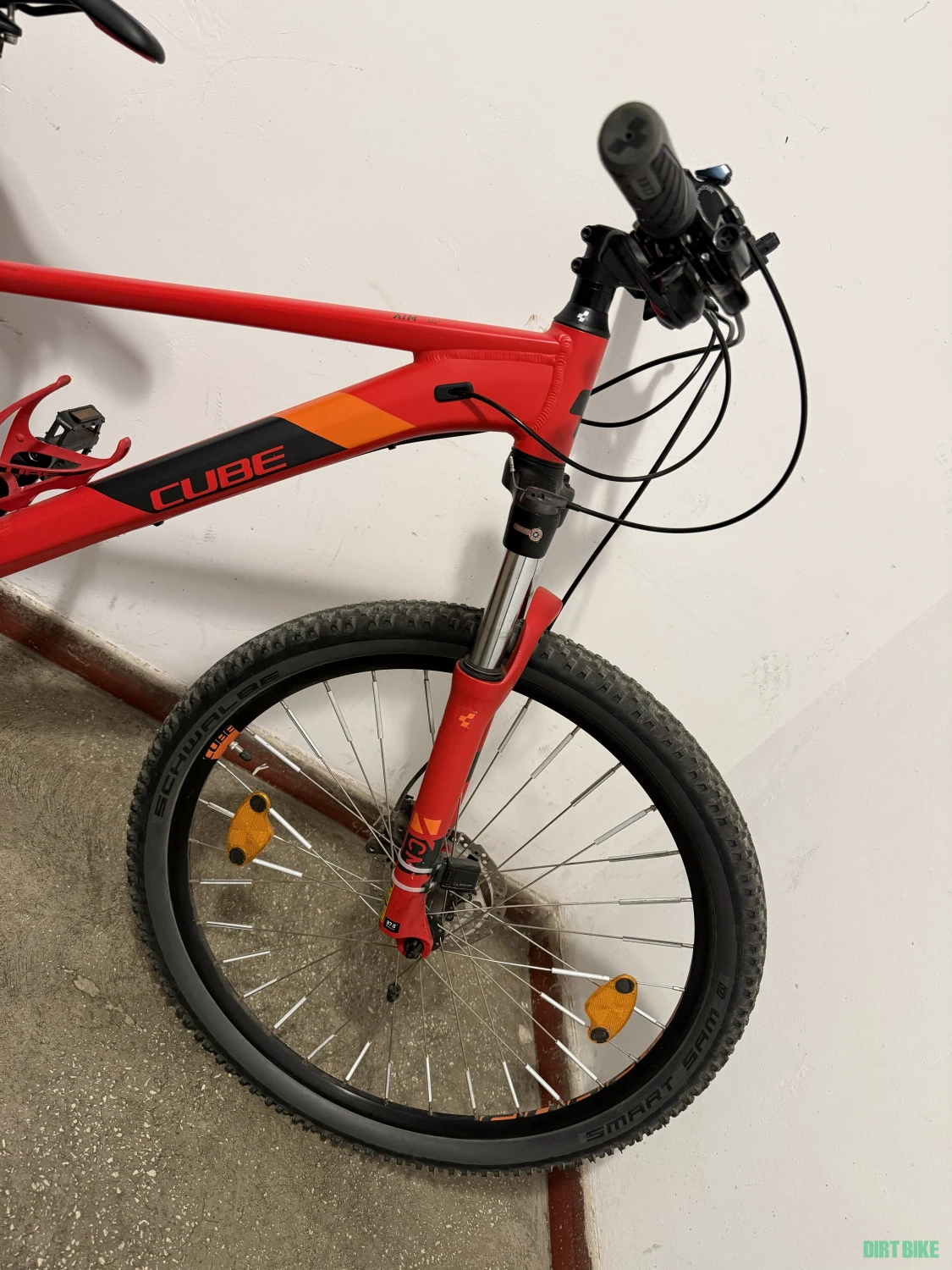 4. MTB Cube Aim Race 27.5" - marime cadru 14"