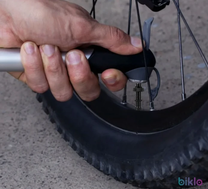 7. Valva Tubeless Presta, 60 mm cu 5 iesiri de aer , Negru , Rosu