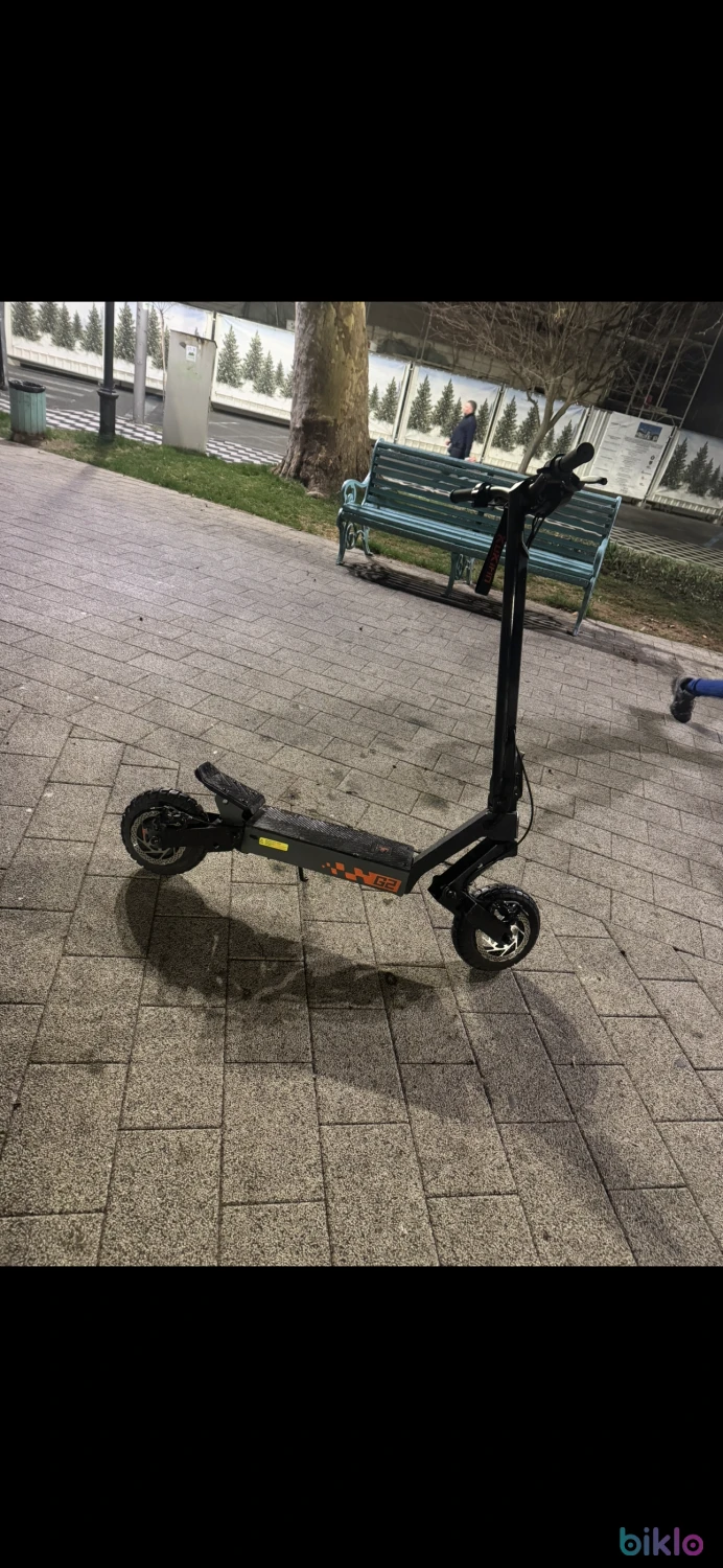 5. Kukirin g2 2025 1200km puțin vopsit negru