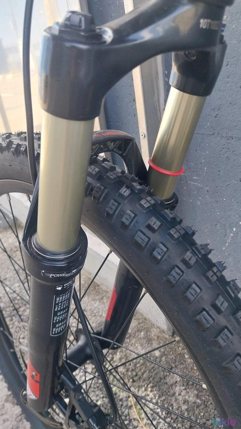 6. Vand Devron Riddle 1.6 marime L roti 26 furca aer Rockshox Reba RL