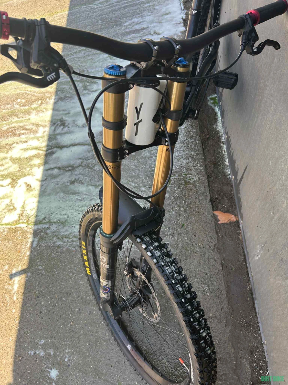 4. Yt tues cf pro race 27.5, pretul e negociabil