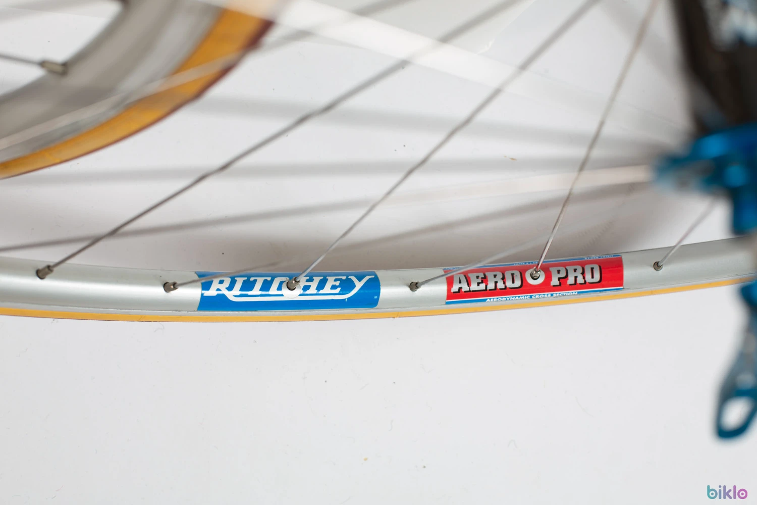 4. Roti cursiera 700C WR Compositi butuci carbon, caseta pt Campagnolo 10v vintage 2000s.