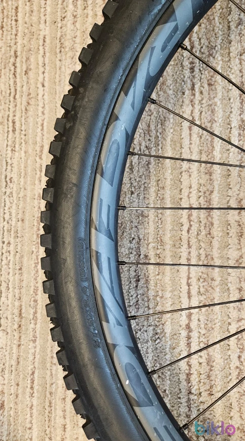 3. Roata Completa Race Face Spate
