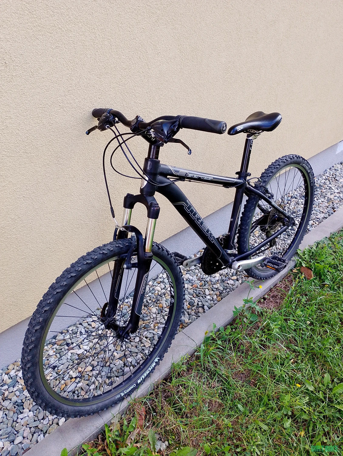 1. Bicicleta MTB Trek