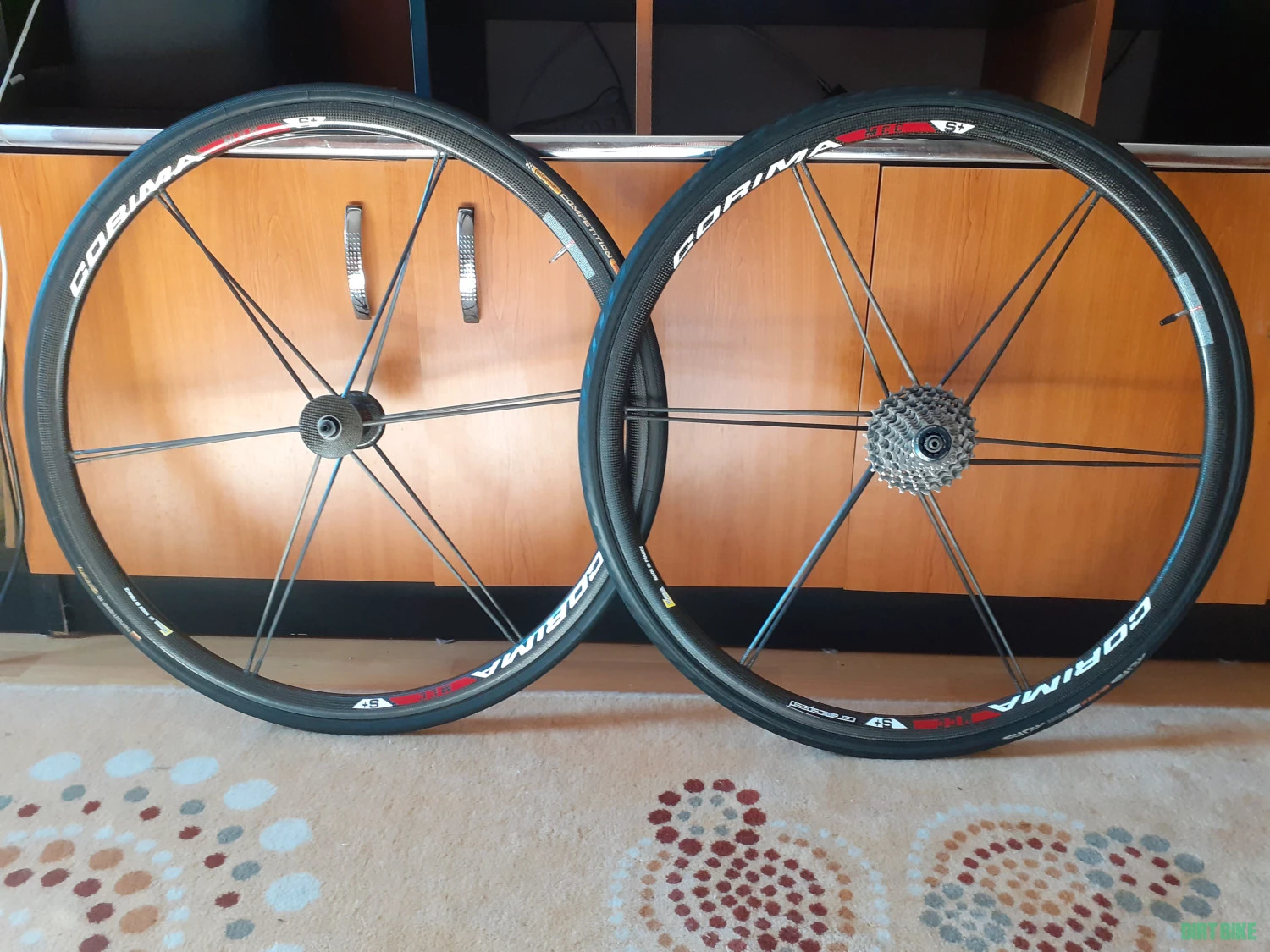1. Roti cursiera Corima MCC, ultralight 980 g, Ceramic Speed