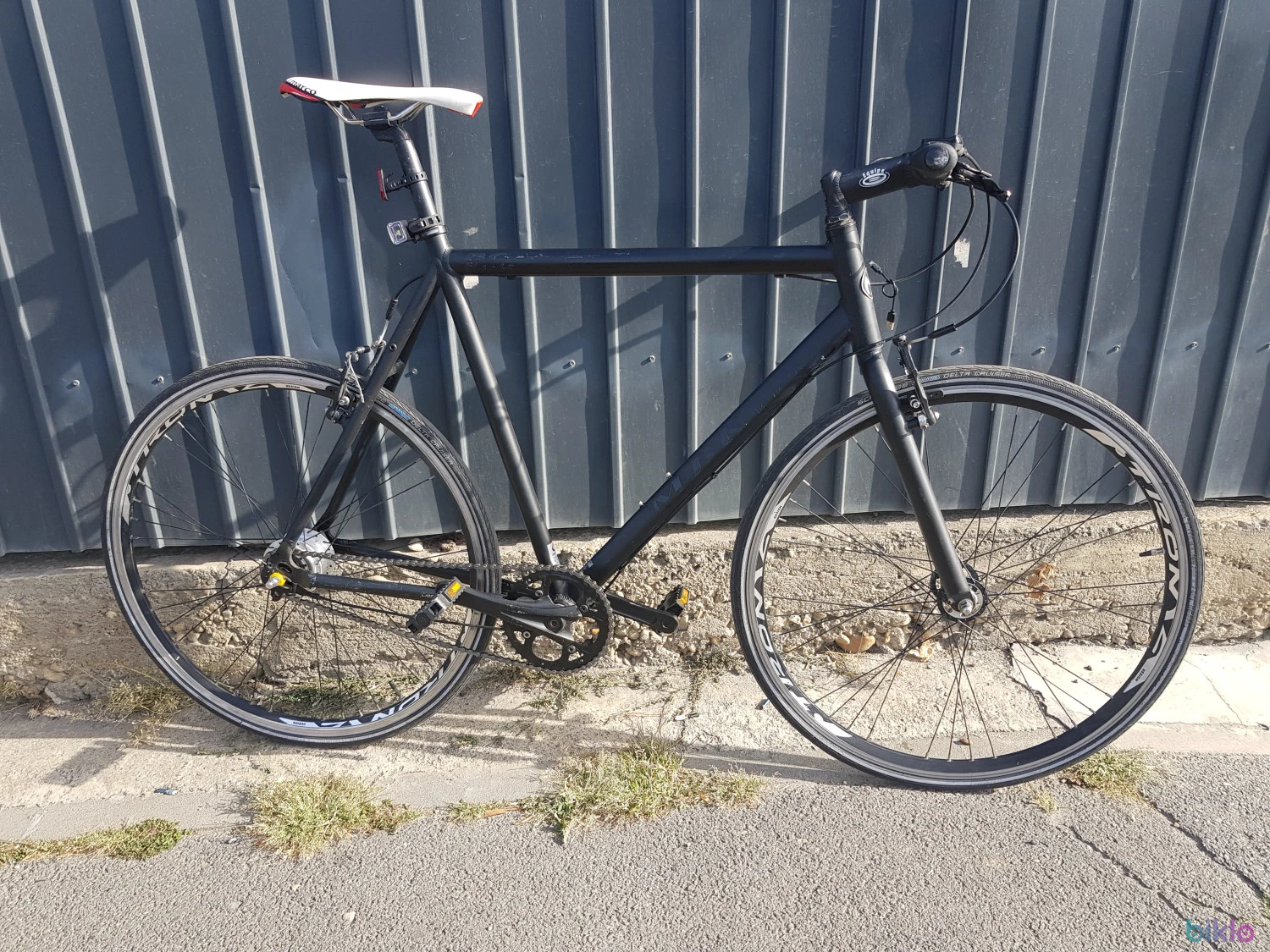 1. City bike aluminiu 12.5 kg