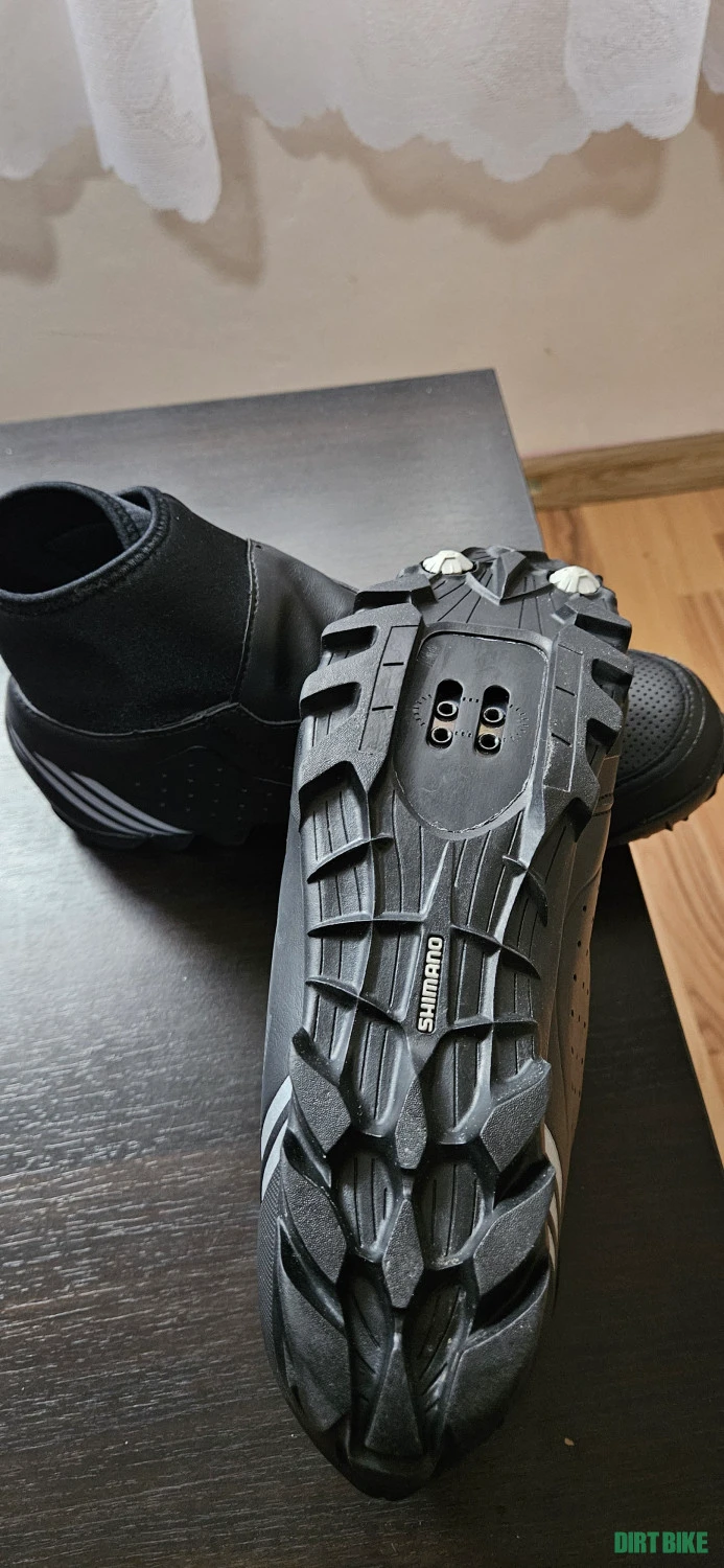 3. Pantofi ciclism Shimano